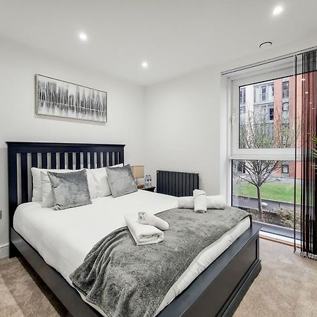Free Parking - Stylish Three Bedroom Apartment By London Excel Buitenkant foto