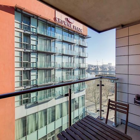 Free Parking - Stylish Three Bedroom Apartment By London Excel Buitenkant foto