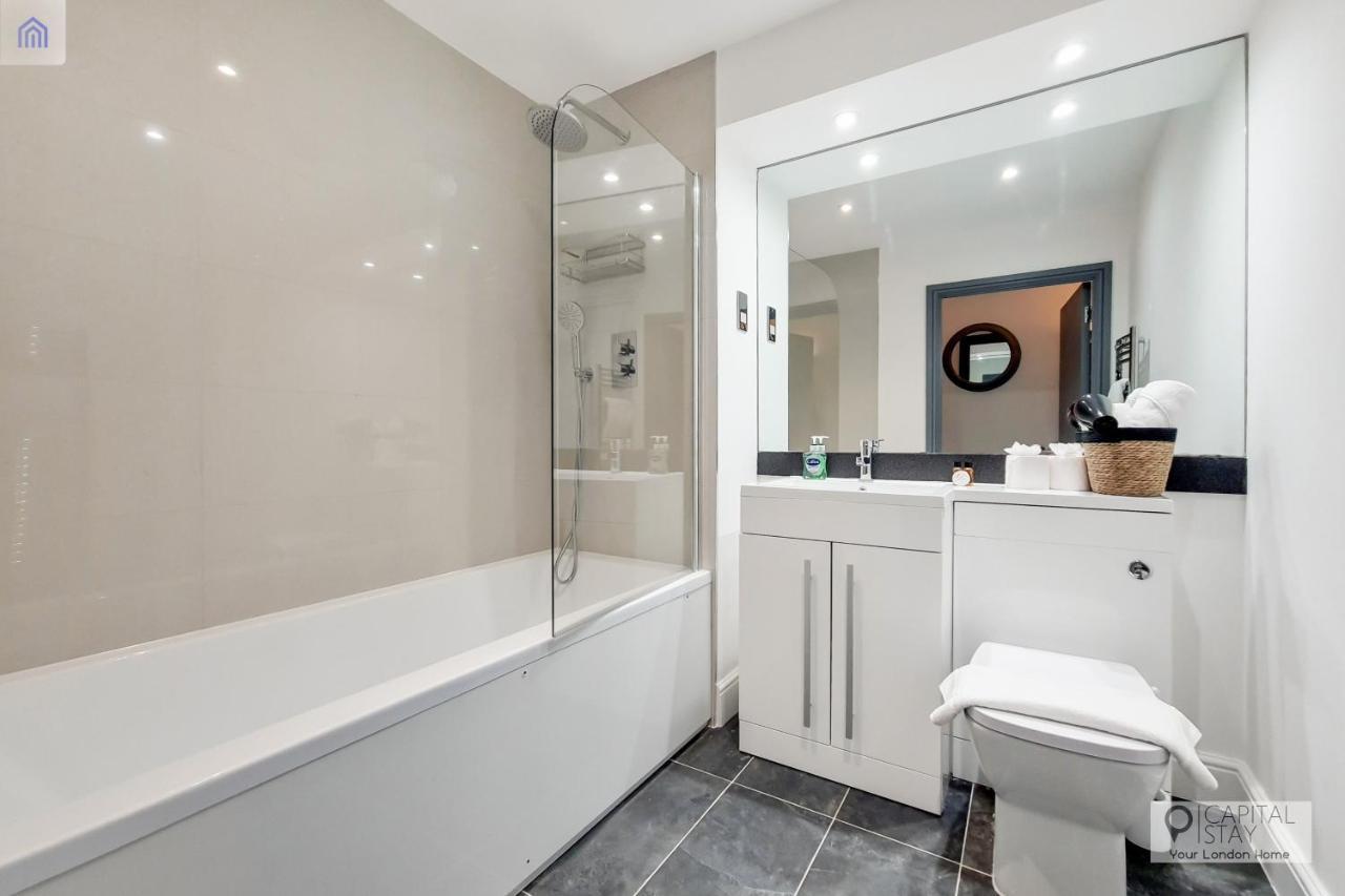 Free Parking - Stylish Three Bedroom Apartment By London Excel Buitenkant foto