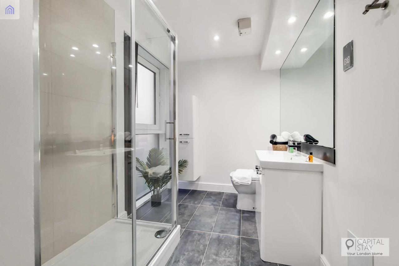 Free Parking - Stylish Three Bedroom Apartment By London Excel Buitenkant foto