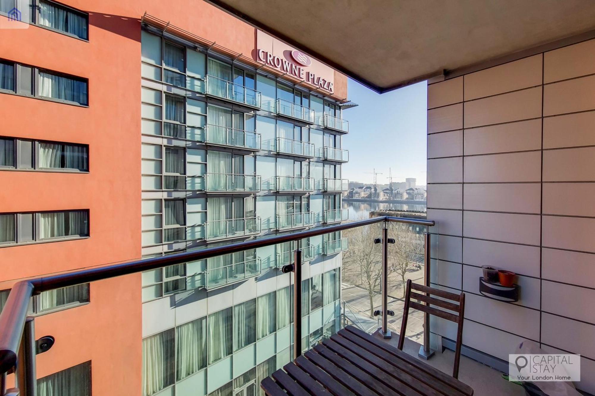Free Parking - Stylish Three Bedroom Apartment By London Excel Buitenkant foto